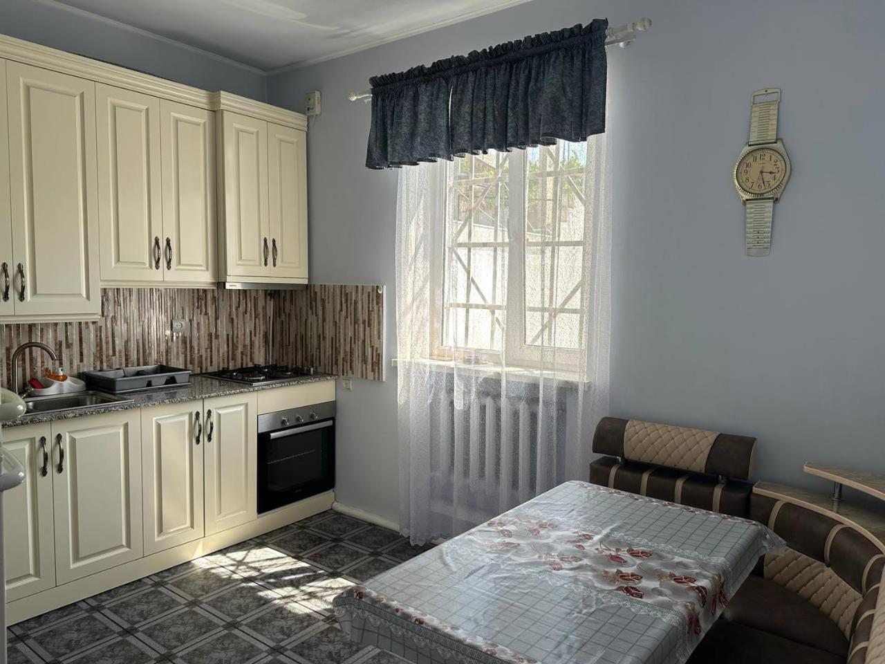 Your Getaway Home Erivan Exterior foto